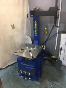 Стенд шиномонтажный полуавтомат для колес легковых автомобилей Rudetrans RTC-602 БУ