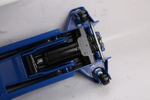 Домкрат подкатной T31703 AE&T 3т