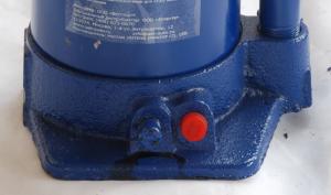 Домкрат бутылочный T20232 AE&T 32т