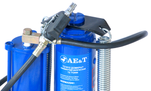Домкрат пневмогидравлический бутылочный Т21012 AE&T 12т